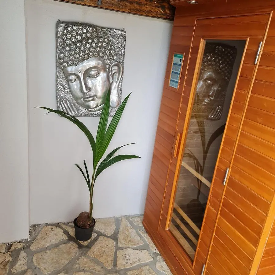 Mi Casa Holidays Peroj Holiday home