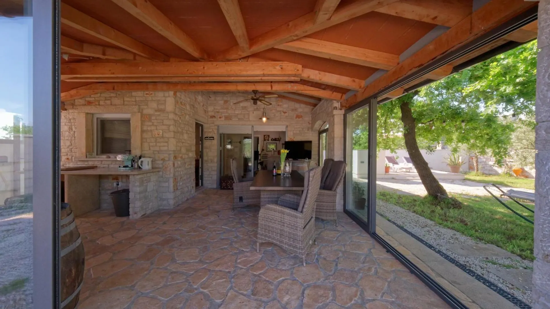 Holiday home Mi Casa Holidays Peroj Croatia